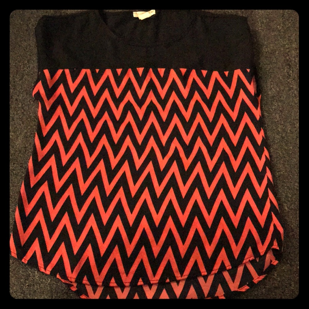 Silky dressy zig zag top